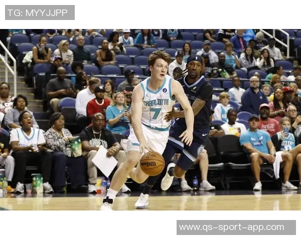 克尼佩尔表现出色4号秀16投9中砍下全队最高24分并贡献5个前场篮板